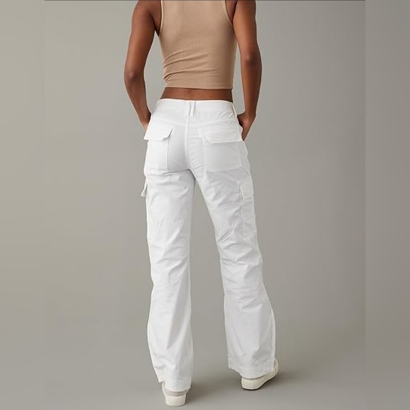 AE Snappy Stretch Low-Rise Baggy Flare Cargo 14 Short in White - Picture 2 of 8